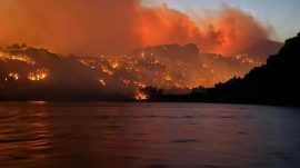 Girit Adası'nda Yangın Krizi: Binlerce Kişi Tahliye Edildi