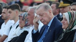 Gölbaşı’ndaki Anma Programında Duygusal Anlar! Başkan Erdoğan Gözyaşlarını Tutamadı