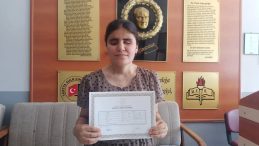 Görme Engelli Nazalin'in Annesi Kitapları Okudu, Kızı Başarıyla Ezberledi!