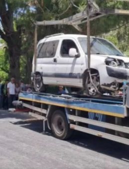 Hafif Ticari Araç Motosikletine Çarpınca Genç Hayatını Kaybetti