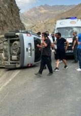 Hakkari&rsquo;de feci kaza! 1&rsquo;i ağır 5 yaralı