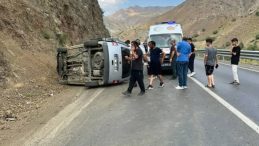 Hakkari’de feci kaza! 1’i ağır 5 yaralı