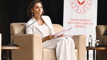 Hande Fırat 15 Temmuz Gecesini Anlattı: &lsquo;O Telefon Gazetecilik G&ouml;revimdi&rsquo;