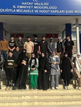 Hatay’da 24 Kaçak Göçmen Yakalandı: 1 Kişi Tutuklandı!