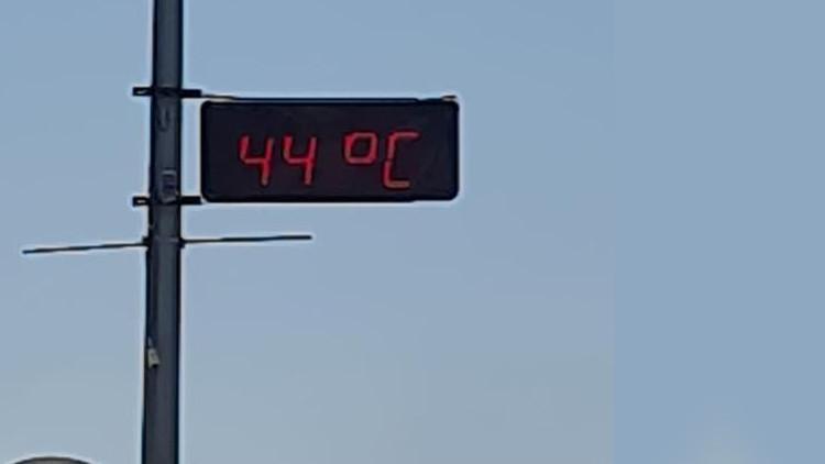 Hava Sıcaklığı Artmaya Devam Ediyor! Termometreler 44 Dereceyi Gördü!