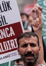 Hazreti Muhammed'in Karikat&uuml;r &Ccedil;izimini Yayımlayan Dergi Protesto Edildi