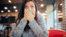 Hı&ccedil;kırık Krizine Son! Bu Basit Hareket ile Anında Rahatlayın