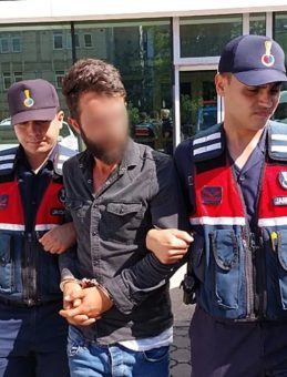Husumetlisini vurma girişimi: Yanındaki iki kişi yaralanınca özür diledi!