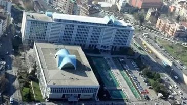 İBB'ye Y&ouml;nelik Yolsuzluk Soruşturması: Sanat&ccedil;ı G&uuml;neştekin İfade Verdi