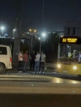 İETT Otobüsü Pendik'te Kaza Yaptı