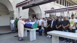 İETT Otobüsünün Kurbanı Temizlik İşçisi Son Yolculuğuna Uğurlandı