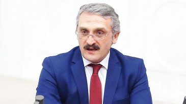 İlber Ortaylı&rsquo;dan o vekile sert tepki: &lsquo;Sosyal medya meczubu&rsquo;