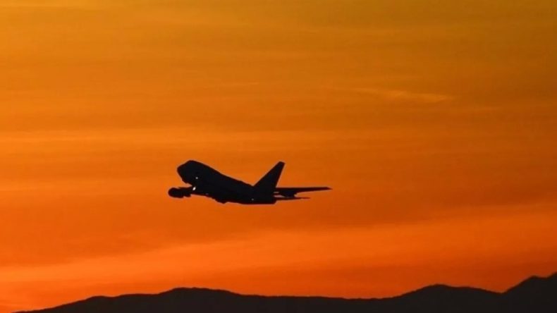 İran Hava Sahası Uluslararası Transit Uçuşlara 24 Saat Açıldı