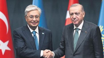İsrail, A&ccedil;lığı Bir Silah Olarak Kullanıyor
