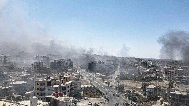 İsrail Savaş Uçakları Süveyda Üzerinde! İnsani Yardım Kıyafetinde Mühimmat Desteği