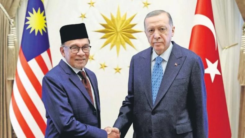 İsrail Üzerindeki Baskının Artırılması Gerekiyor