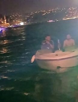İstanbul Boğazı'nda kurtarma operasyonu! Kontrolsüz şekilde sürüklenen teknedeki 2 kişiye ulaşıldı