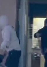 İstanbul'da Kuyumcuyu Soymaya &Ccedil;alışan Ş&uuml;pheliler Ateş A&ccedil;ılmasıyla Ka&ccedil;tı