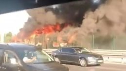 İstanbul'da Metrob&uuml;s Kıyameti: Alev Alev Yandı!