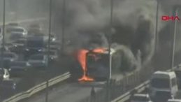İstanbul'da Metrobüs Yangını! Gökyüzü Kara Bulutlarla Kaplandı
