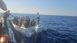 İzmir'de 33 Düzensiz Göçmen Kurtarıldı