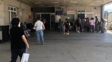 İzmir'de Fabrikada Gıda Zehirlenmesi Paniği: 68 İş&ccedil;i Hastanelik Oldu