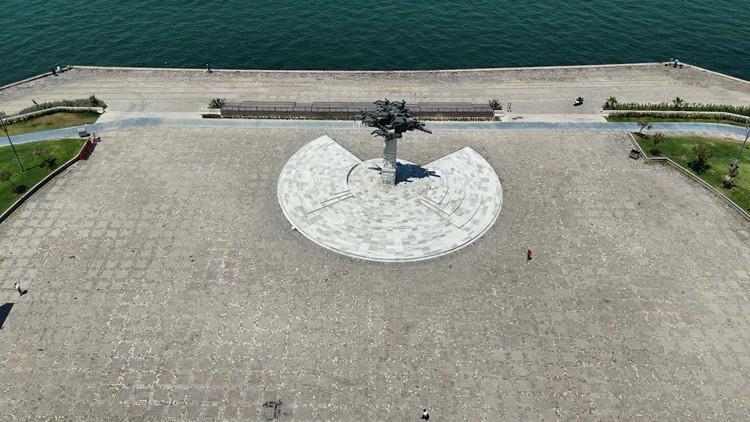 İzmir'de Hava Sıcaklığı Rekor Kırdı! 4 Gün Daha Devam Edecek