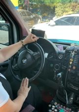 İzmir&rsquo;in Tek Kadın Minib&uuml;s Şof&ouml;r&uuml; Hatice, 16 Yıldır Dolmuş Kullanıyor