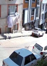 Kağıthane'de Balkon &Ccedil;&ouml;kt&uuml;: Bina Tahliye Edildi