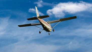 Kanada&rsquo;da Feci Kaza: İki U&ccedil;ak Havada &Ccedil;arpıştı