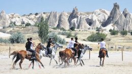 Kapadokya’da Güzel Atlar Zamanı