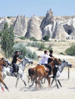 Kapadokya’da Güzel Atlar Zamanı