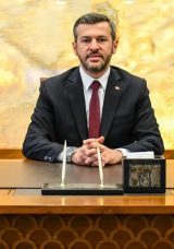 Karab&uuml;k Belediye Başkanı &Ouml;zkan &Ccedil;etinkaya&rsquo;dan Leman Dergisine Sert Tepki