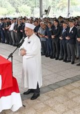 Kayalıklardan D&uuml;şen Şehit Toprağa Verildi