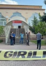 Kayseri'de Park Yeri Tartışması Cinayetle Nihayetlendi! Komşusu tarafından Camide Bı&ccedil;aklandı
