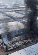 Kayseri&rsquo;de Mobilya Fabrikası Yangınla Y&uuml;zleşiyor