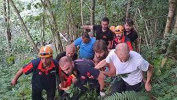 Kazada Ara&ccedil;tan Fırlayan S&uuml;r&uuml;c&uuml;ye AFAD Ekibi Ulaştı