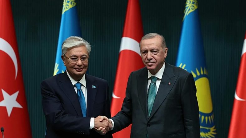 Kazakistan Cumhurbaşkanı Tokayev&apos;e Devlet Nişanı