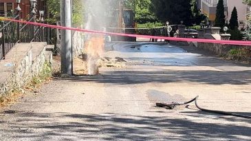 Kazı sırasında doğal gaz hattında patlama: 3 iş&ccedil;i yaralı