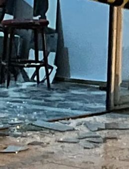 Kendi Binalarındaki Dükkanı Kurşunladılar!