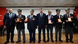 Kıbrıs Gazilerine Şükran Plaketi