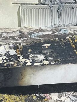 Kızına Sinirlendi, Ailesini Yaktı