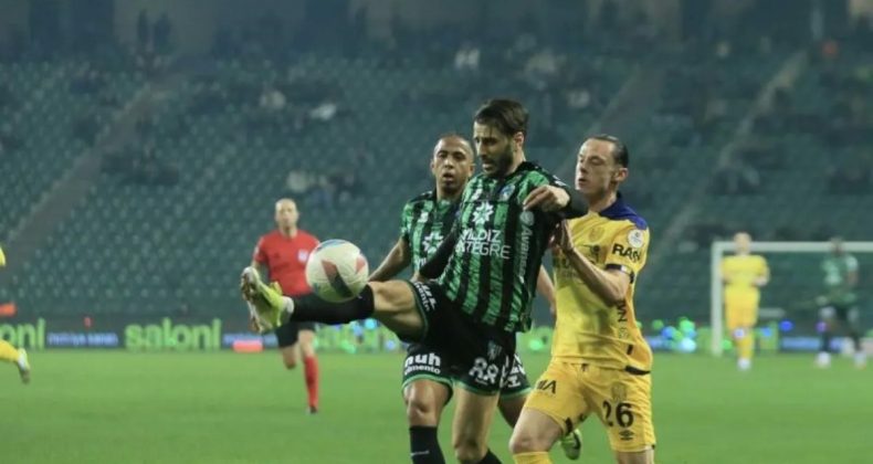 Kocaelispor, Üç Futbolcusuyla İstifa Etti