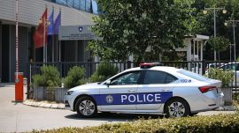 Kosova Meclisi'nde Bomba Paniği! Bina Boşaltıldı