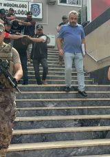 K&uuml;&ccedil;&uuml;k&ccedil;ekmece&rsquo;de G&uuml;nd&uuml;z Vakti &Ccedil;atışma: 1 Saat İ&ccedil;inde Yakalanan Ş&uuml;pheliler Adliyeye Sevk Edildi