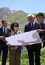 K&uuml;lt&uuml;r ve Turizm Bakanı Mehmet Nuri Ersoy Hakk&acirc;ri'yi Ziyaret Etti