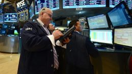 Küresel Piyasalarda Dalgalı Seyir Devam Ediyor: Gözler ECB'nin Merkez Bankacılığı Forumu'nda