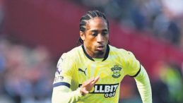 Kyle Walker-Peters yola çıktı!