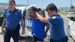 ‘Dur’ İhtarı Reddedildi, 4 Polis Aracına Çarptı: Kovalamaca Böyle Noktalandı!