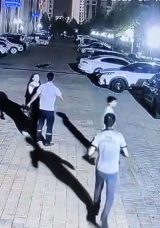 L&uuml;ks Sitedeki &Ccedil;ocuk Kavgasında Baba Dehşet Sa&ccedil;tı!
